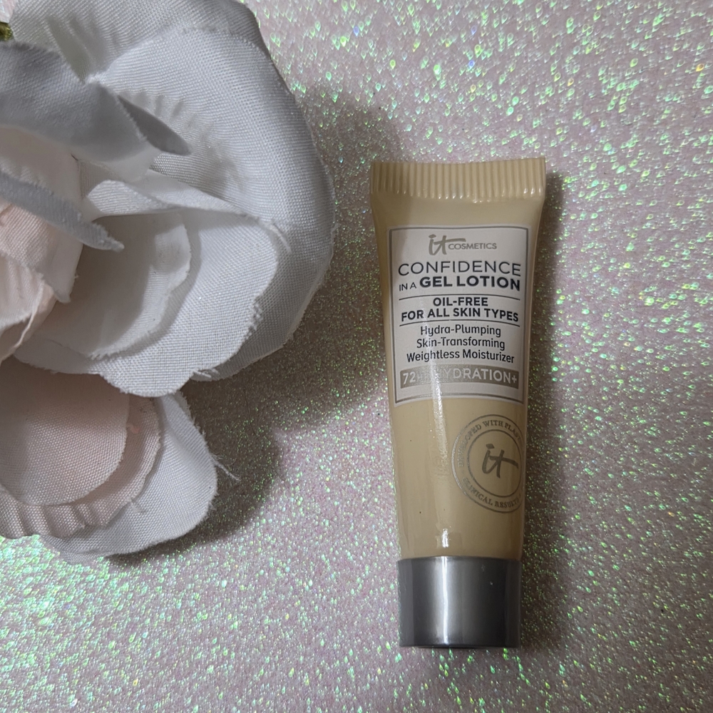 5/$25 it Cosmetics Confidence In A Gel Lotion NWT